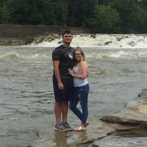 Meet your Posher - Picture 2 of 7